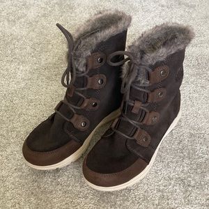 Sorel Women’s Explorer Joan Boots